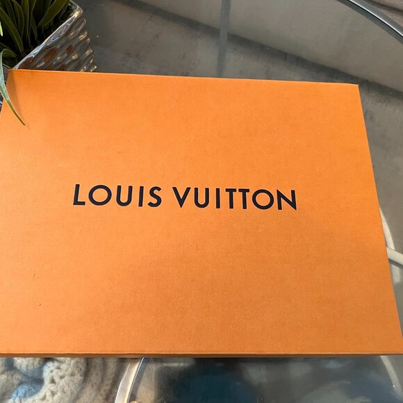 Louis Vuitton Epi Pont-Neuf Purse - Picture 10 of 11